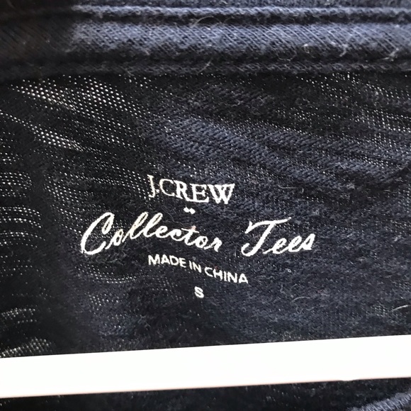 Friday tee - Picture 2 of 2